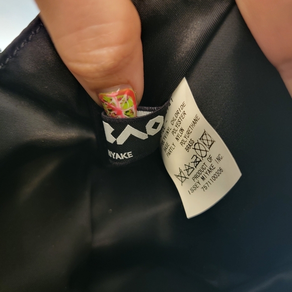 Bao Bao Issey Miyake White Triangle Shoulder Bag Rare NWOT - Picture 10 of 17